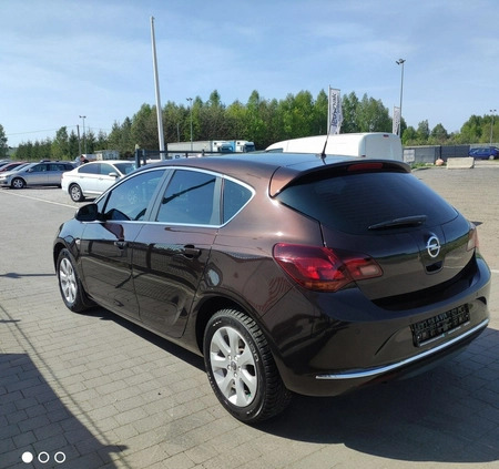 Opel Astra cena 45800 przebieg: 88210, rok produkcji 2015 z Lądek-Zdrój małe 137